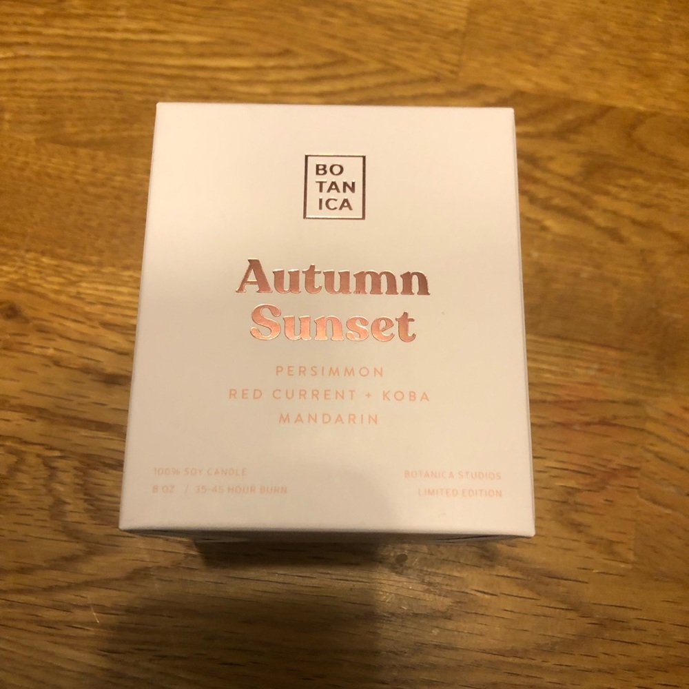 Botanica Speckled Ceramic Candle
Brand new in box, Autumn Sunset Persimmon